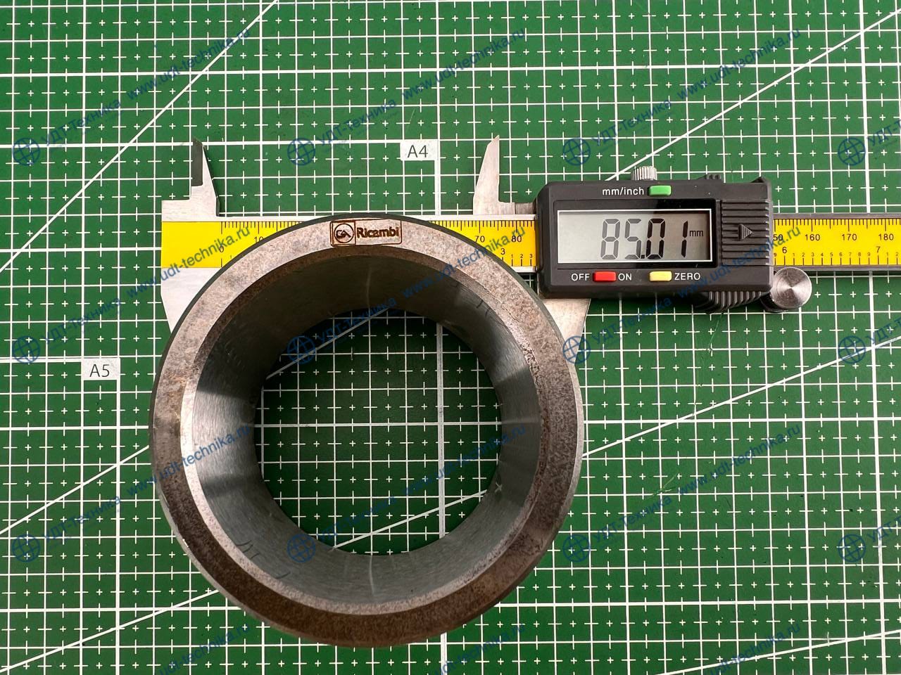 2099887 Втулка - фото 2