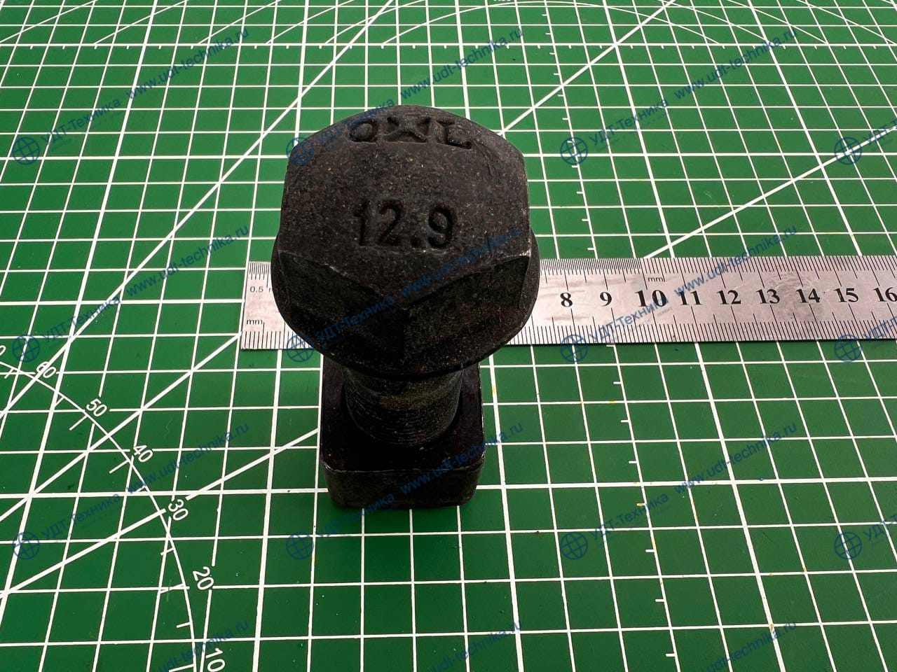 3081343+3081344 Болт+гайка комплект 1+1