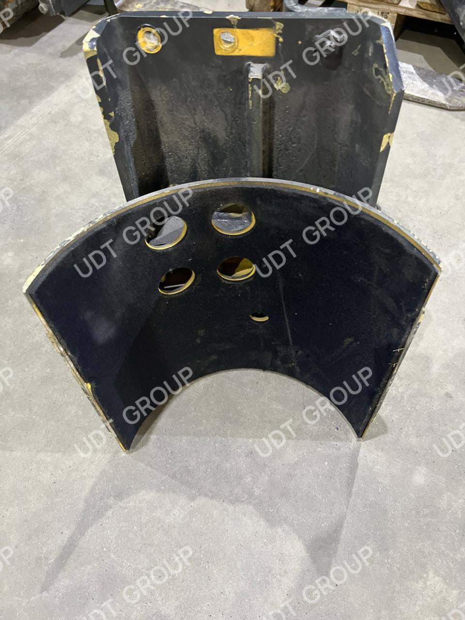 6245-11-8710 Кронштейн воздушного фильтра - фото 2