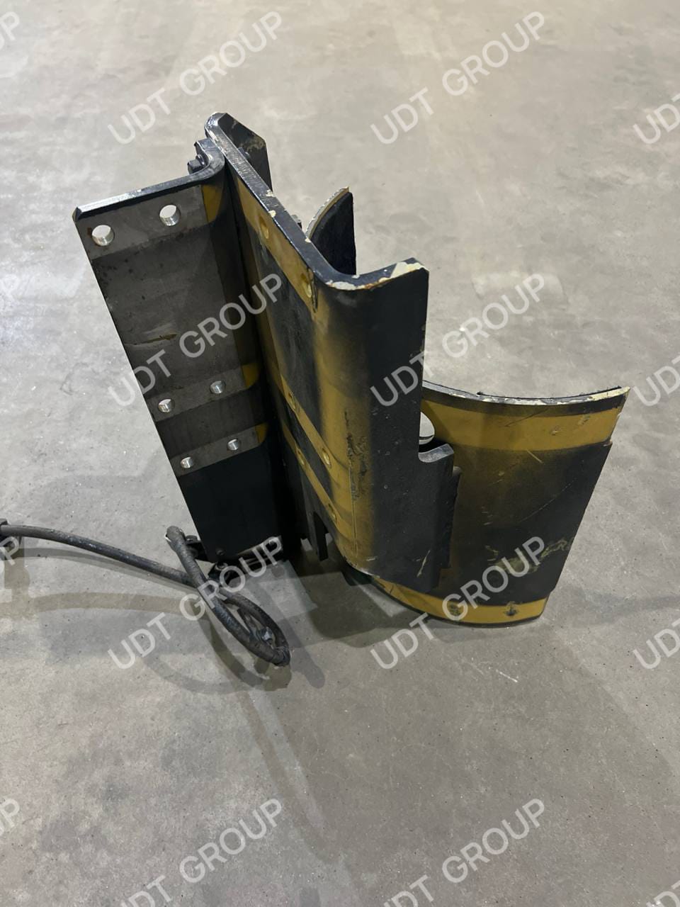 6245-11-8710 Кронштейн воздушного фильтра - фото 3