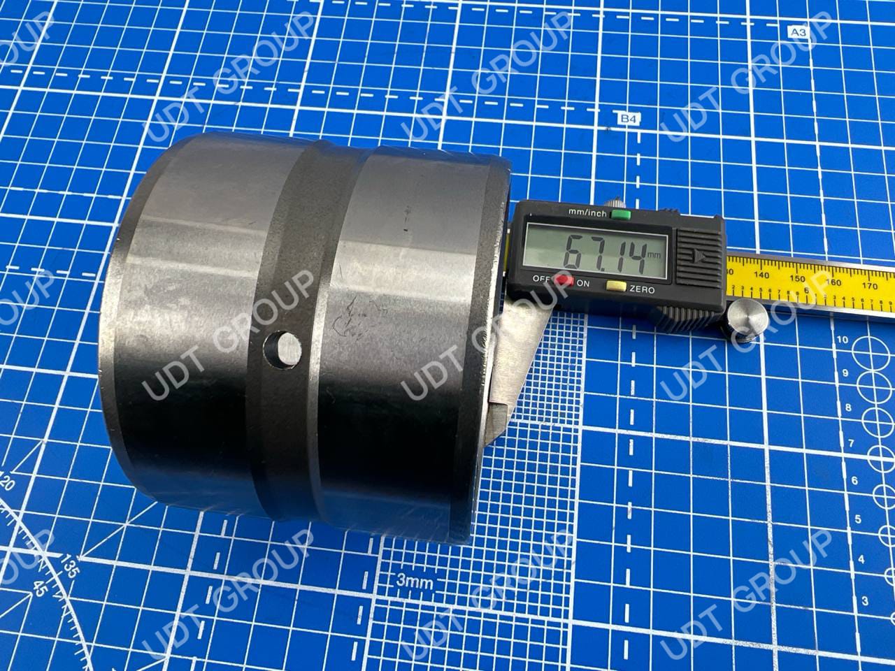 205-70-73180 Втулка - фото 3