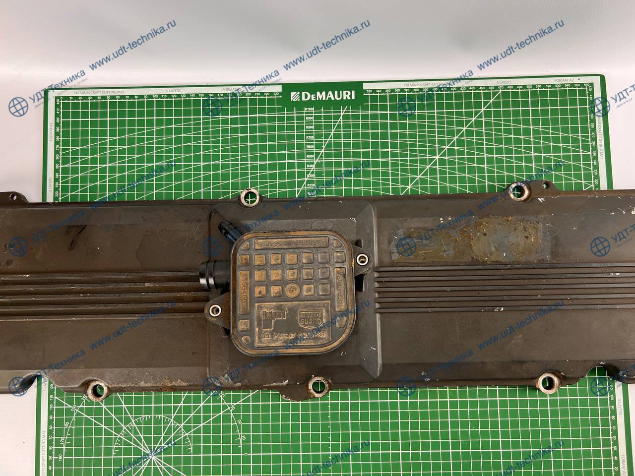 6745-11-8110 Крышка Б/У - фото 2