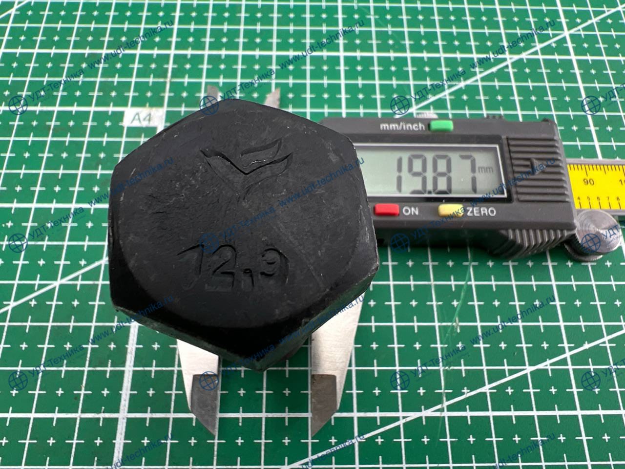 207-27-51311 Болт M20x50 прочность 12.9 (Китай)