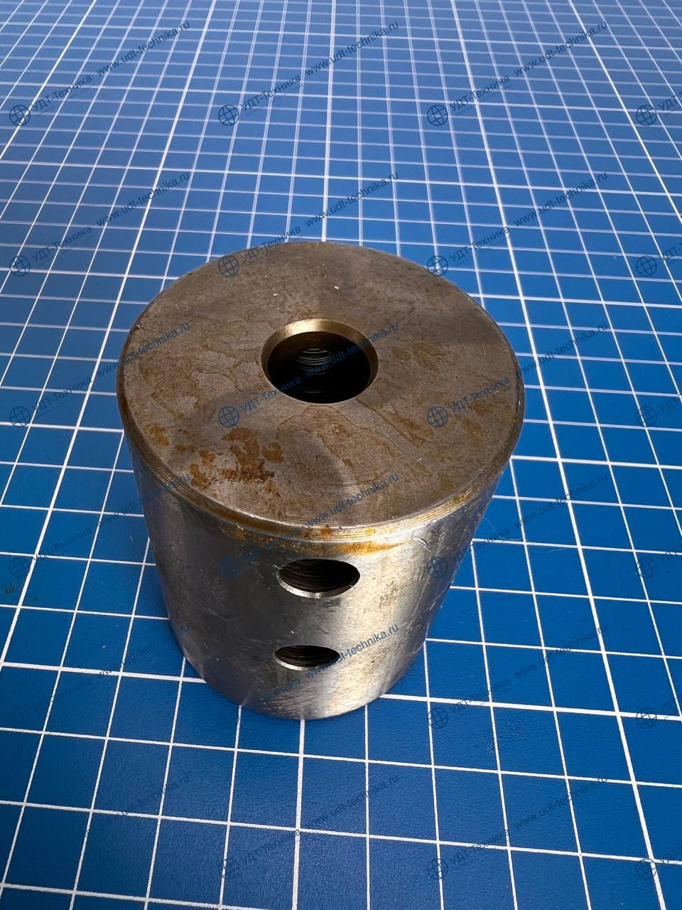 7Y-0225 Вал