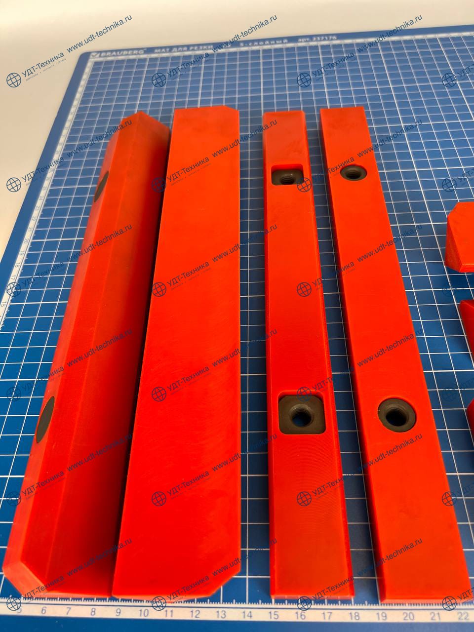 3199667+3199668 Направляющая (комплект 1+1)