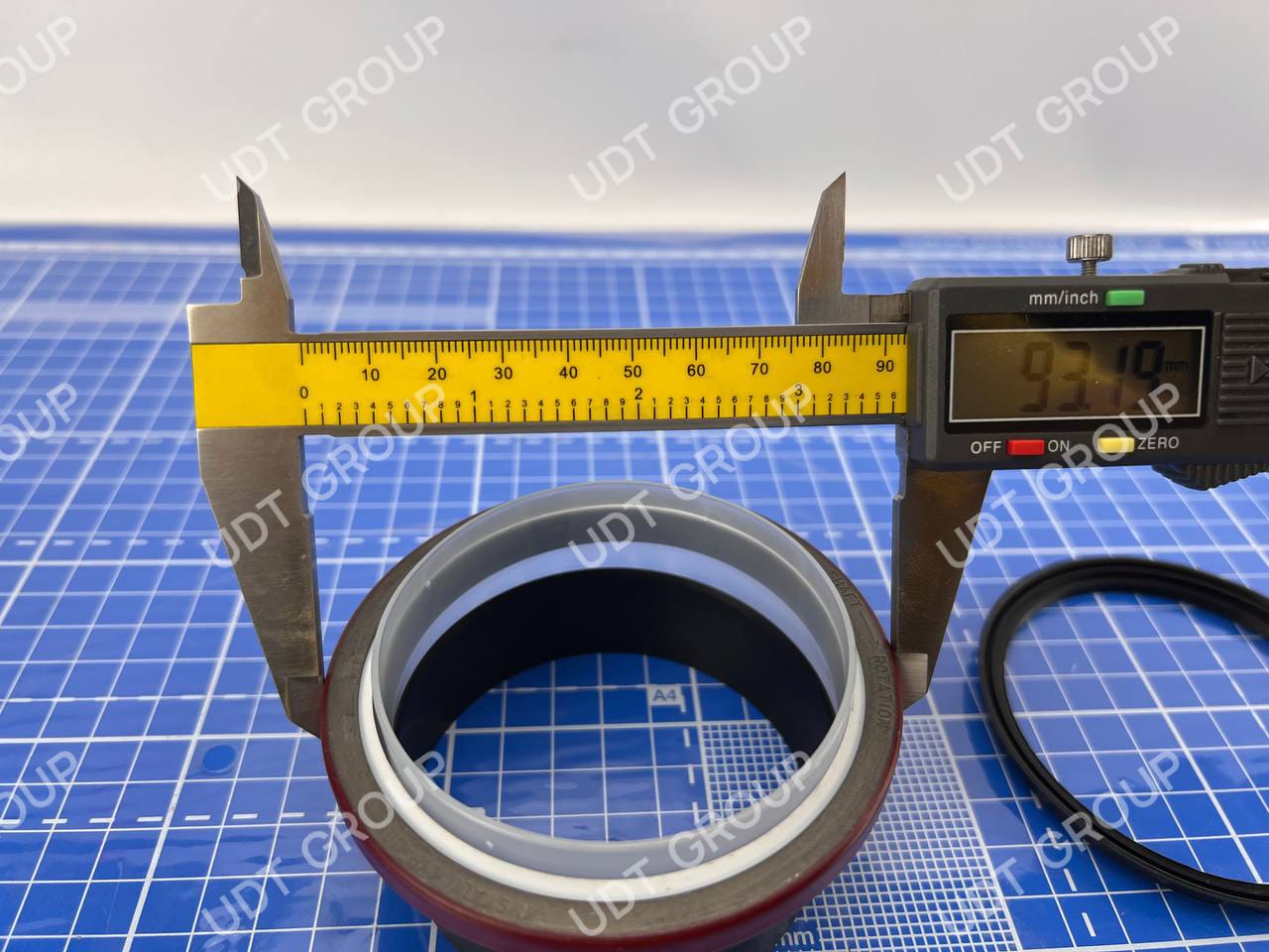 4931561 Сальник коленвала передний - фото 5