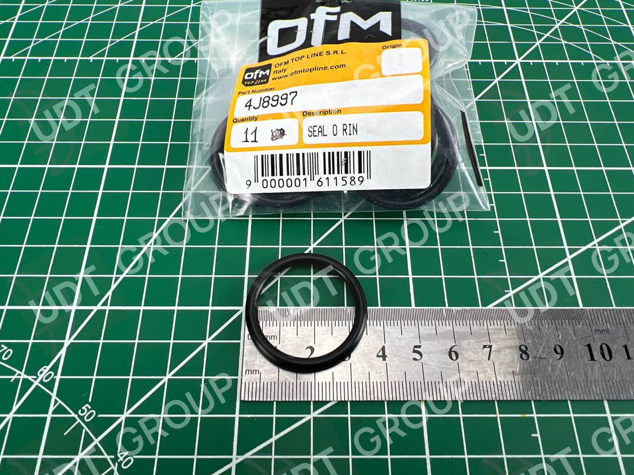 4J8997 Сальник