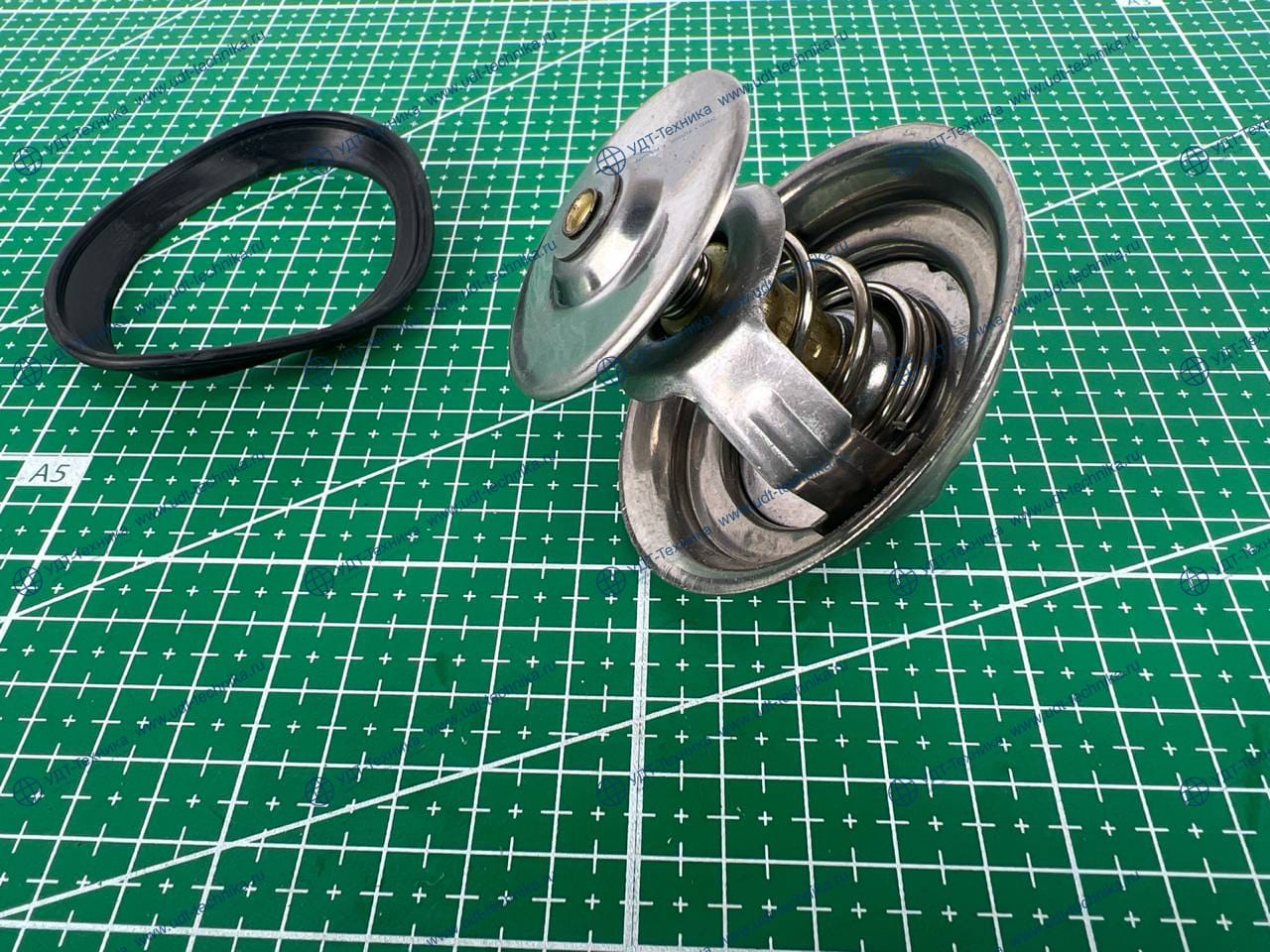 4941322 Термостат 